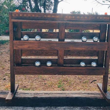 Offrez-Vous Un Sejour Dans Notre Studio T1 Bis A Entressen Une Grande Piscine Pour Se Rafraichir ,Un Espace De Jeux Pour Enfants Pour Des Heures De Divertissement Un Terrain De Petanque Pour Des Parties Endiablees Luaran gambar