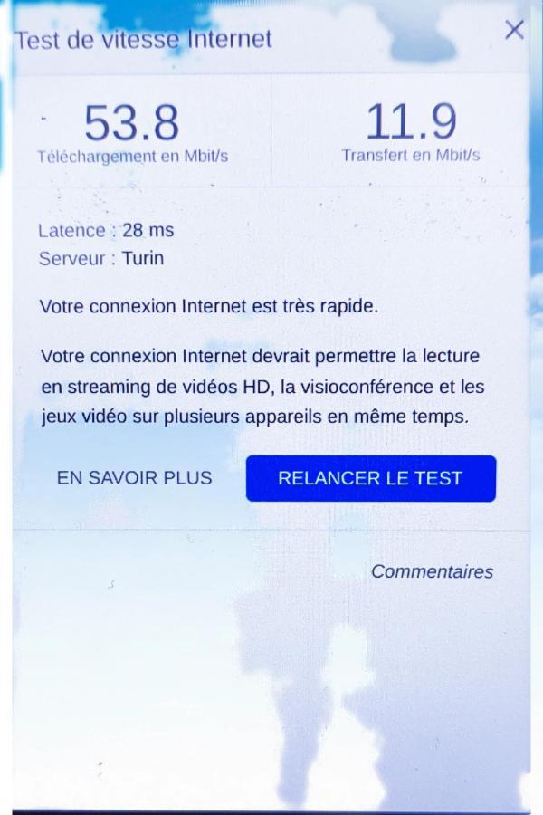 Offrez-Vous Un Sejour Dans Notre Studio T1 Bis A Entressen Une Grande Piscine Pour Se Rafraichir ,Un Espace De Jeux Pour Enfants Pour Des Heures De Divertissement Un Terrain De Petanque Pour Des Parties Endiablees Luaran gambar